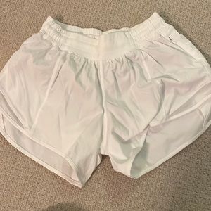 Hotty hot lululemon shorts 4”